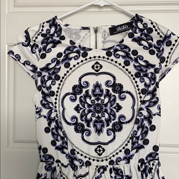 Spring dress - Picture 2 of 4